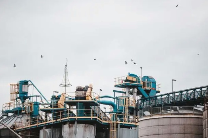 Industrial waste oil recovery and treatment